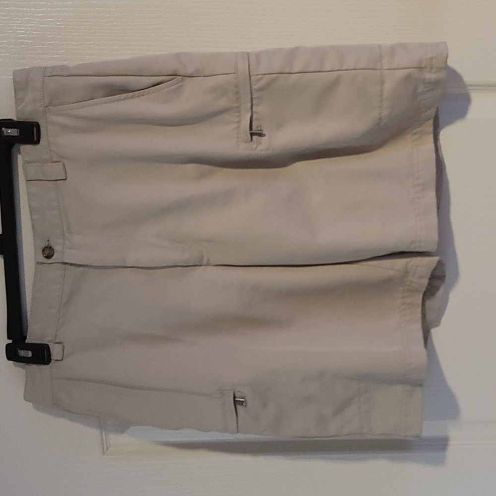 Men's Izod size 33 cream XFG golf short